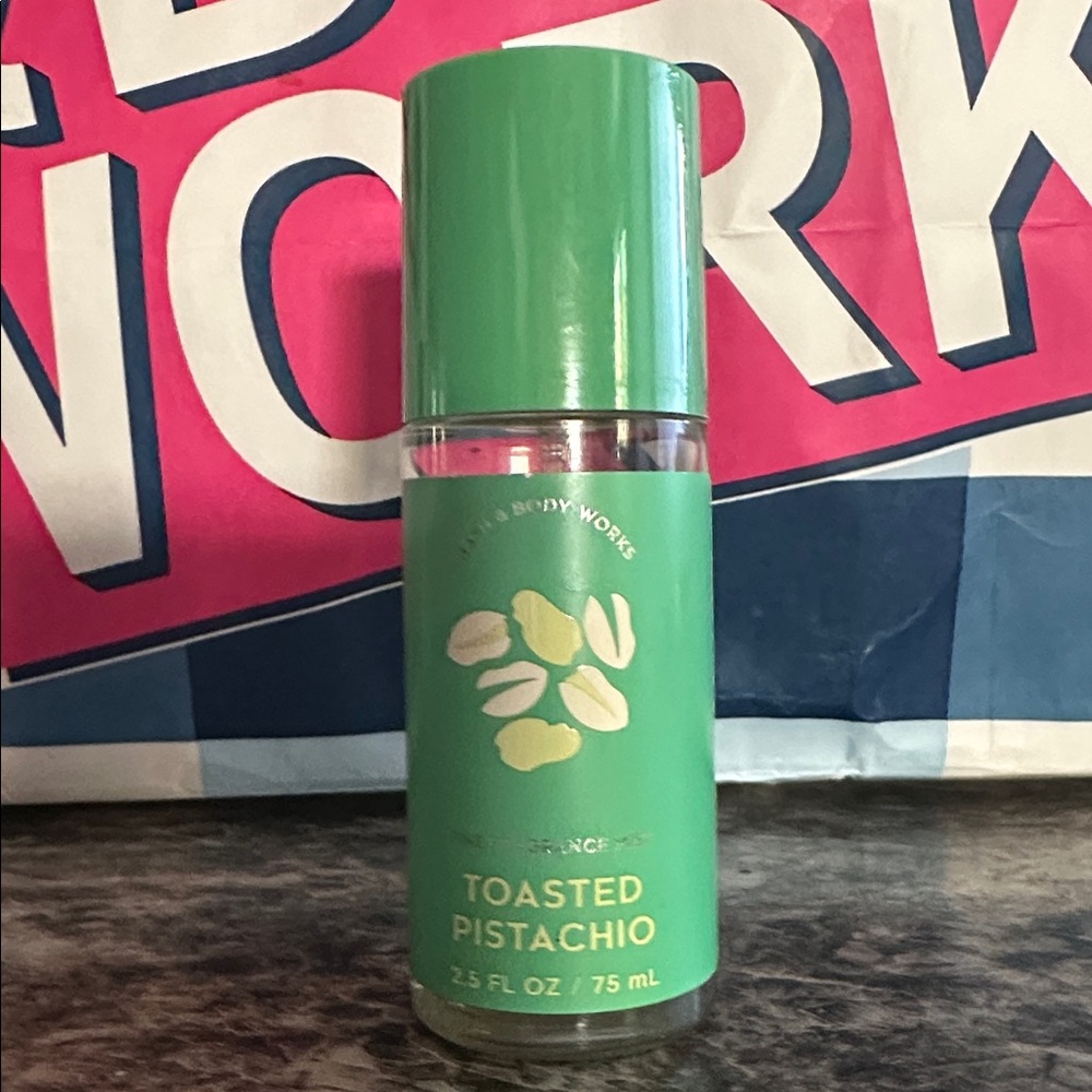 Bath & Body Works Toasted Pistachio - Picture 1 of 2